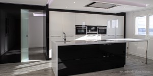 Fotografía de arquitectura e interiorismo de reforma de vivienda en edificio de pisos, a cargo de CLC Arquitectura. En A Coruañ